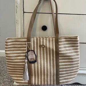 Sun ‘n’ Sand accessories tote beach bag. Woven straw. New with tags.